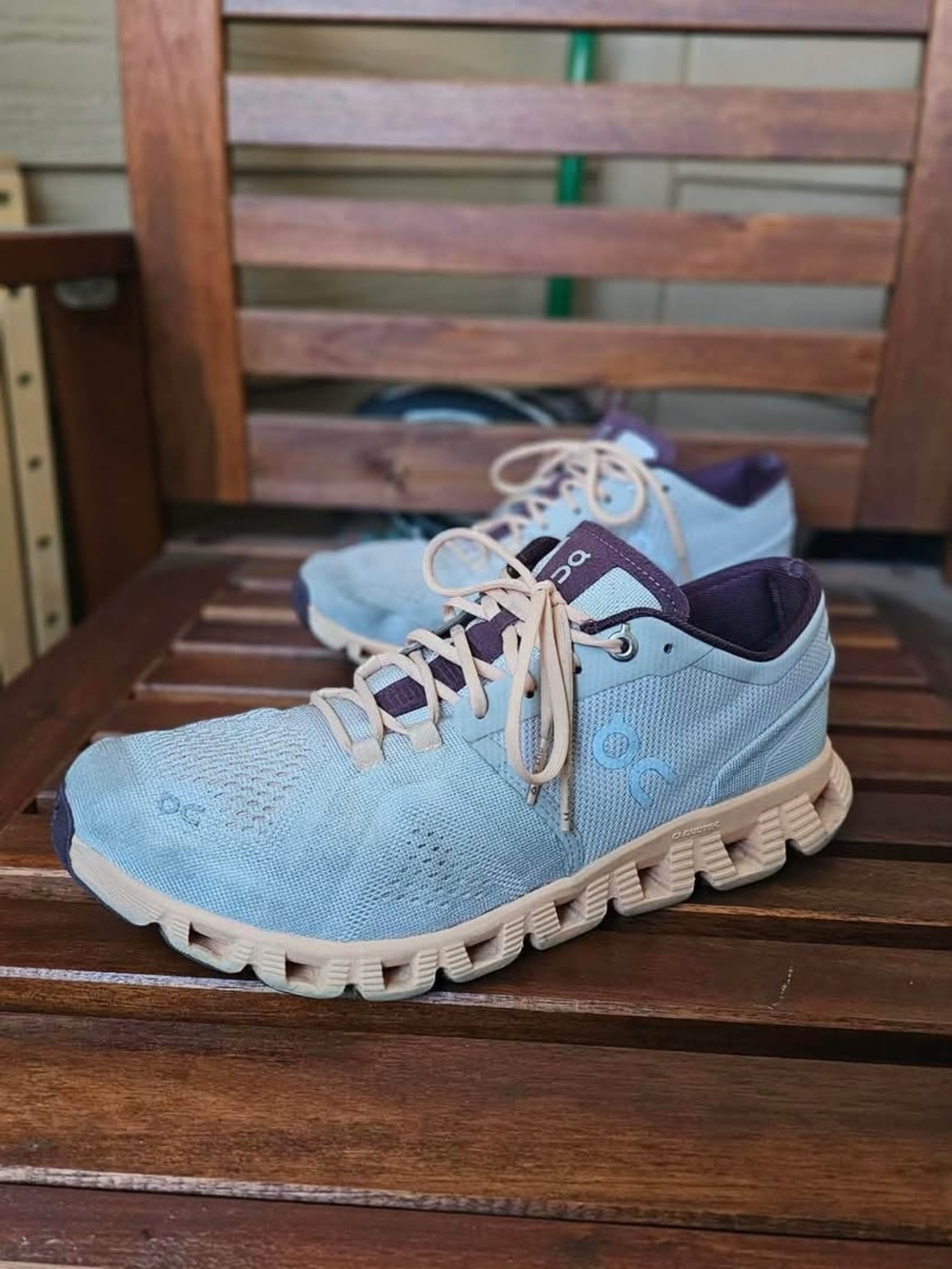 On Women's Cloud X women's 9